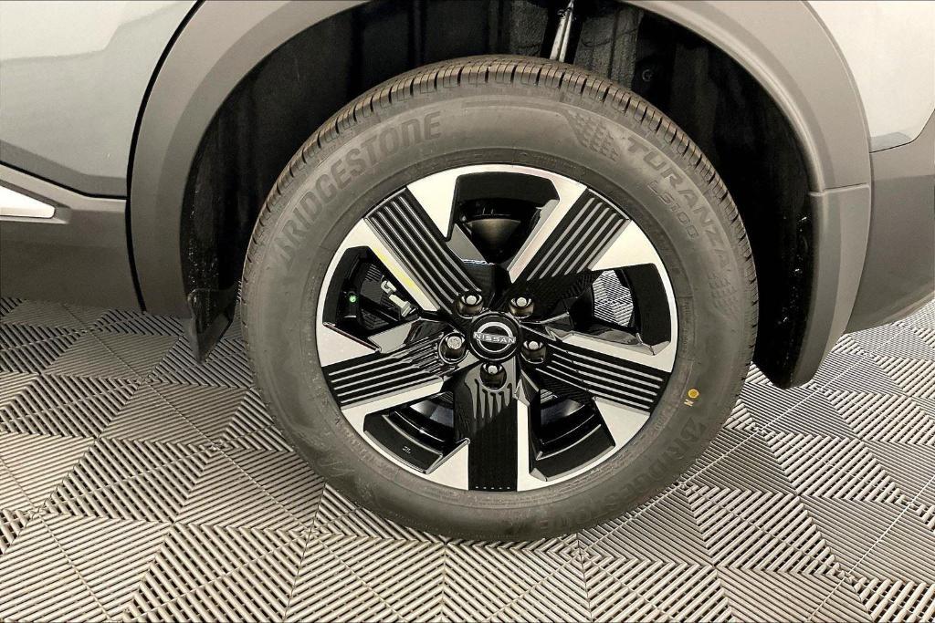 new 2025 Nissan Kicks car, priced at $26,701
