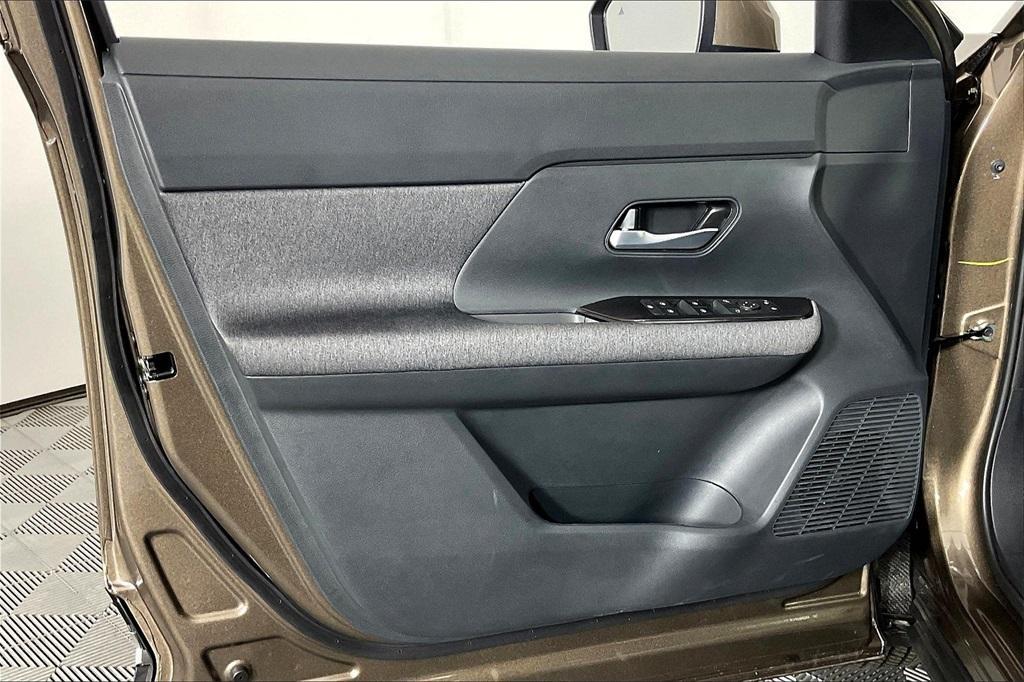 new 2025 Nissan Kicks car, priced at $27,360