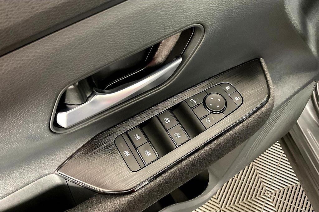 new 2025 Nissan Kicks car, priced at $24,595
