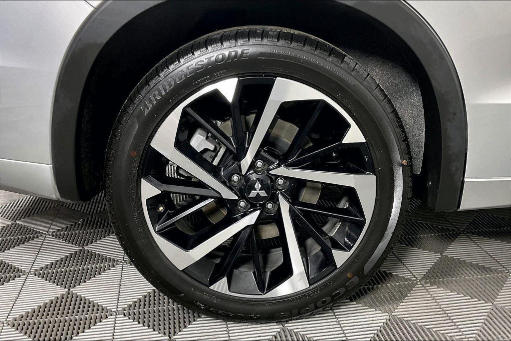 used 2024 Mitsubishi Outlander PHEV car, priced at $32,901