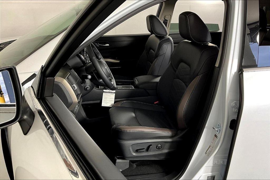 new 2025 Nissan Pathfinder car, priced at $49,995