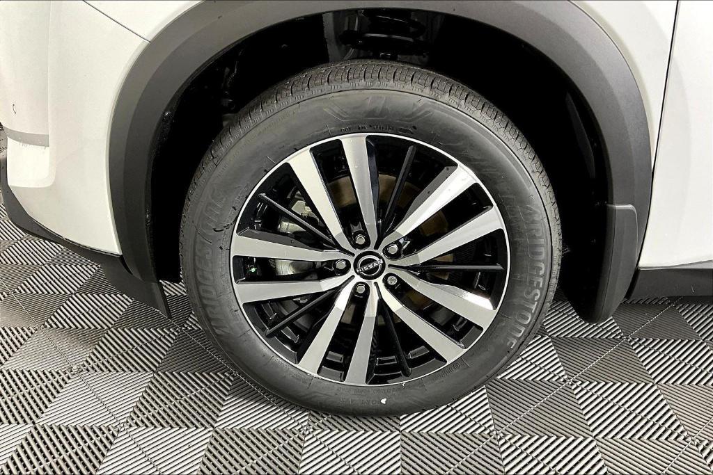 new 2025 Nissan Pathfinder car, priced at $49,995