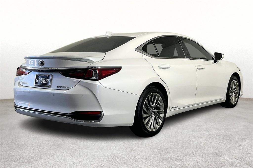 used 2021 Lexus ES 300h car, priced at $31,733