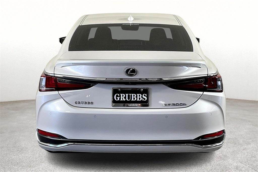 used 2021 Lexus ES 300h car, priced at $31,733