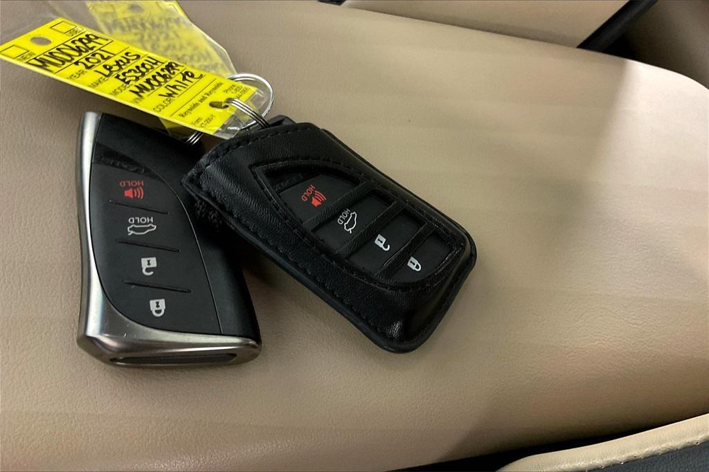 used 2021 Lexus ES 300h car, priced at $31,733