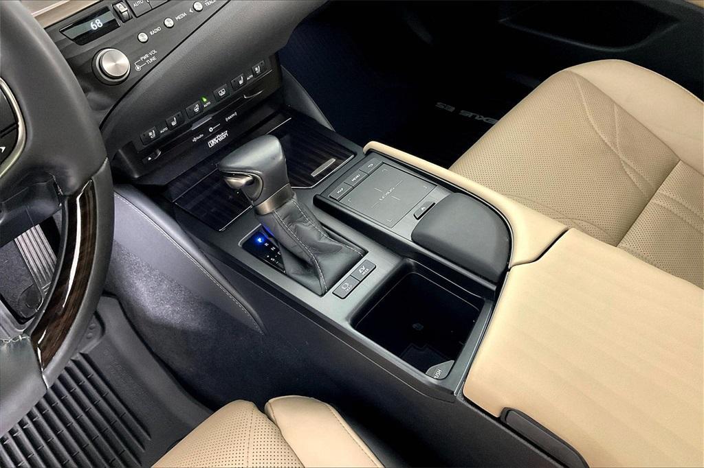 used 2021 Lexus ES 300h car, priced at $31,733