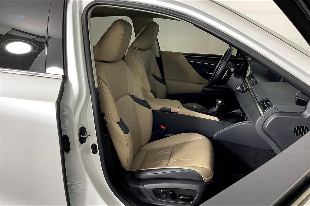 used 2021 Lexus ES 300h car, priced at $31,733