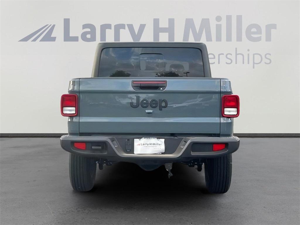new 2025 Jeep Gladiator car, priced at $43,320