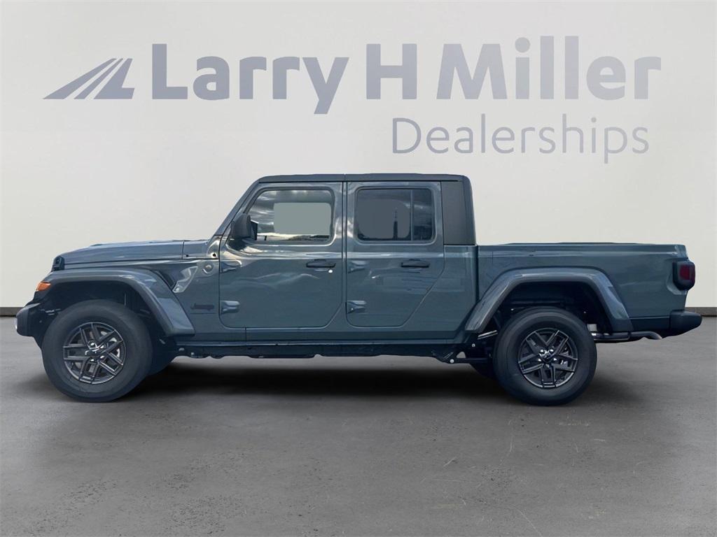 new 2025 Jeep Gladiator car, priced at $43,320