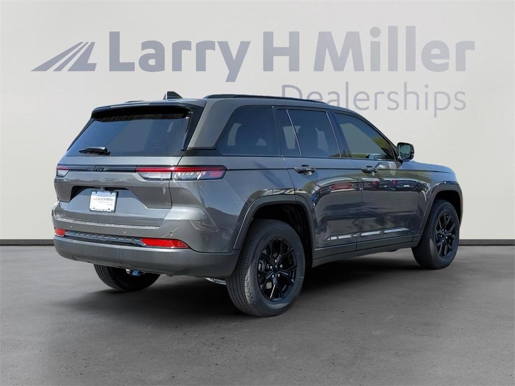 new 2025 Jeep Grand Cherokee car, priced at $40,072