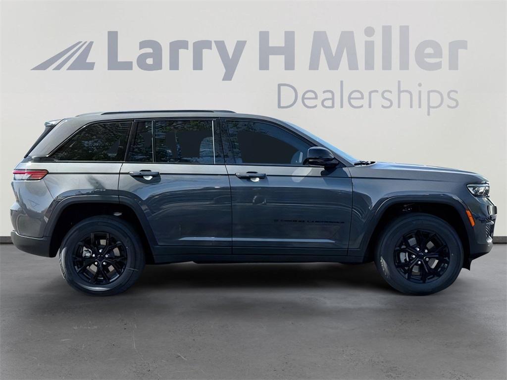 new 2025 Jeep Grand Cherokee car, priced at $40,072