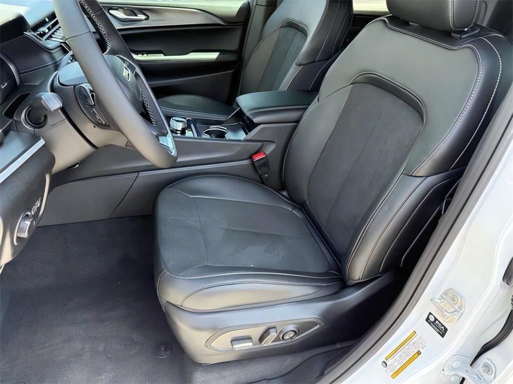 new 2025 Jeep Grand Cherokee L car, priced at $44,727