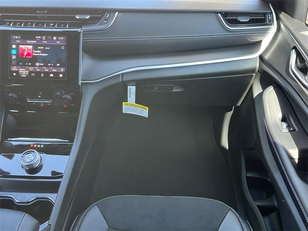 new 2025 Jeep Grand Cherokee car, priced at $39,957