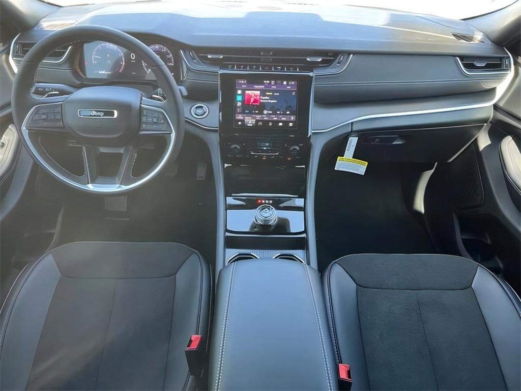 new 2025 Jeep Grand Cherokee car, priced at $39,957