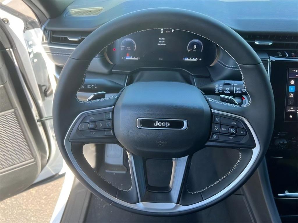 new 2025 Jeep Grand Cherokee car, priced at $39,957
