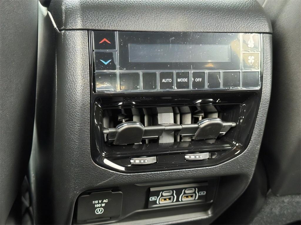 new 2025 Jeep Grand Cherokee L car, priced at $39,072