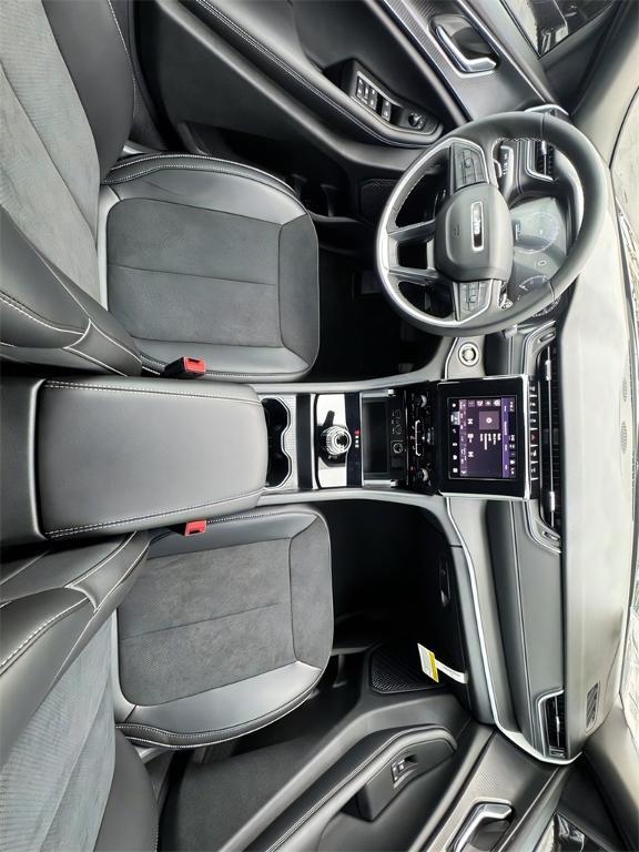 new 2025 Jeep Grand Cherokee L car, priced at $39,072