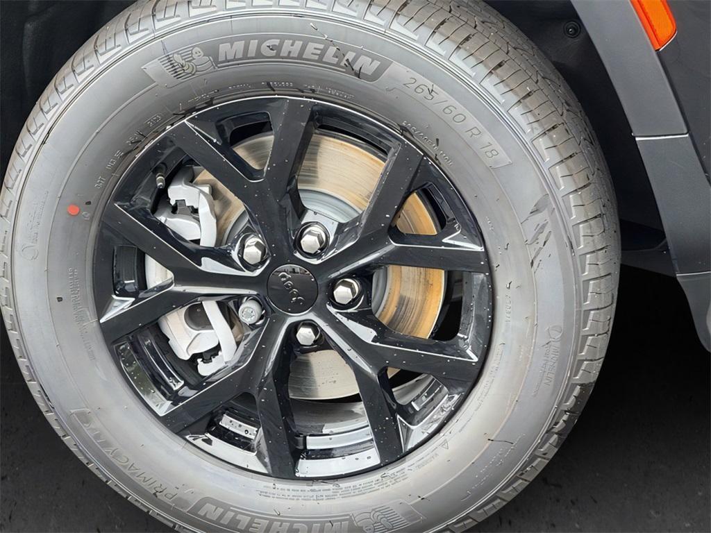 new 2025 Jeep Grand Cherokee L car, priced at $39,072