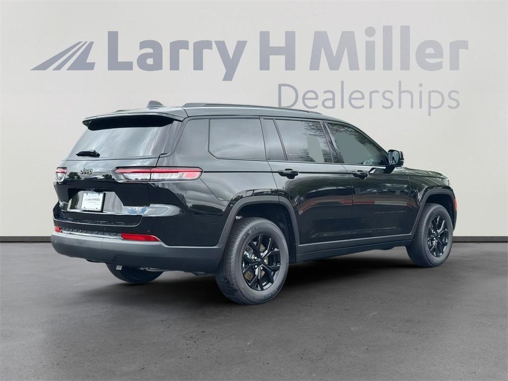 new 2025 Jeep Grand Cherokee L car, priced at $39,072