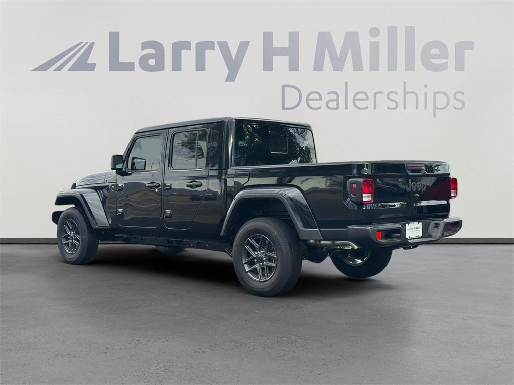 new 2025 Jeep Gladiator car, priced at $45,742