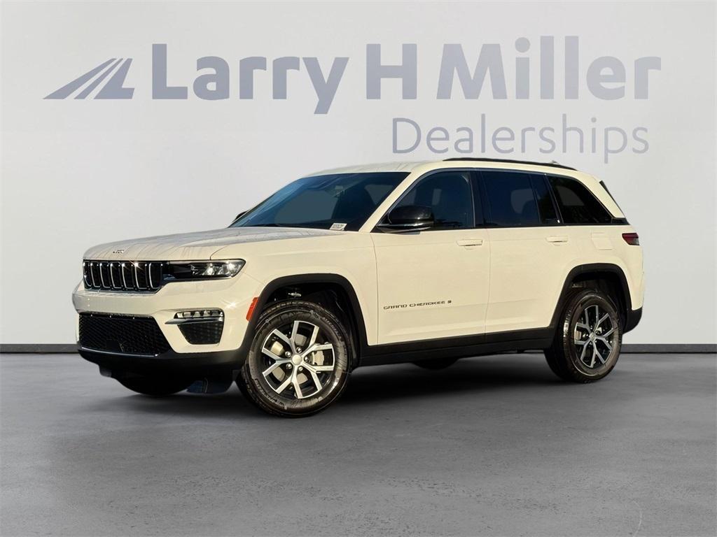 new 2025 Jeep Grand Cherokee car, priced at $41,992