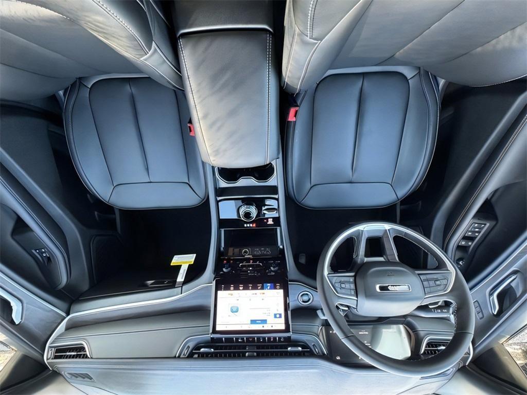 new 2025 Jeep Grand Cherokee car, priced at $39,492