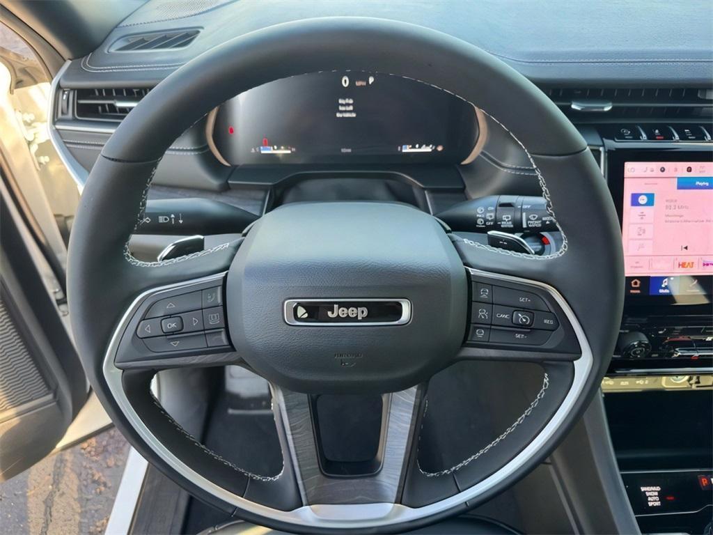 new 2025 Jeep Grand Cherokee car, priced at $39,492