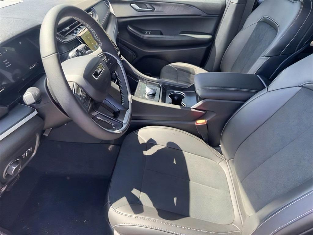 new 2025 Jeep Grand Cherokee L car, priced at $43,664