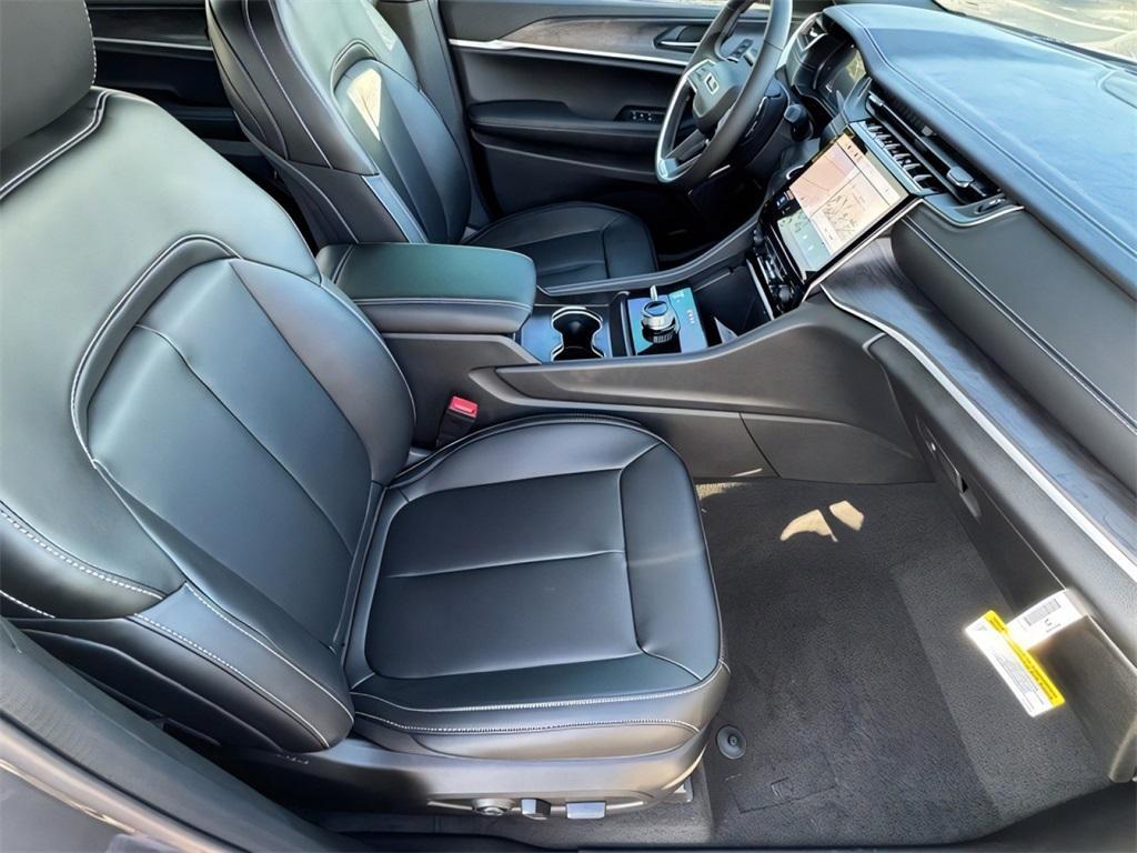 new 2025 Jeep Grand Cherokee L car, priced at $48,342