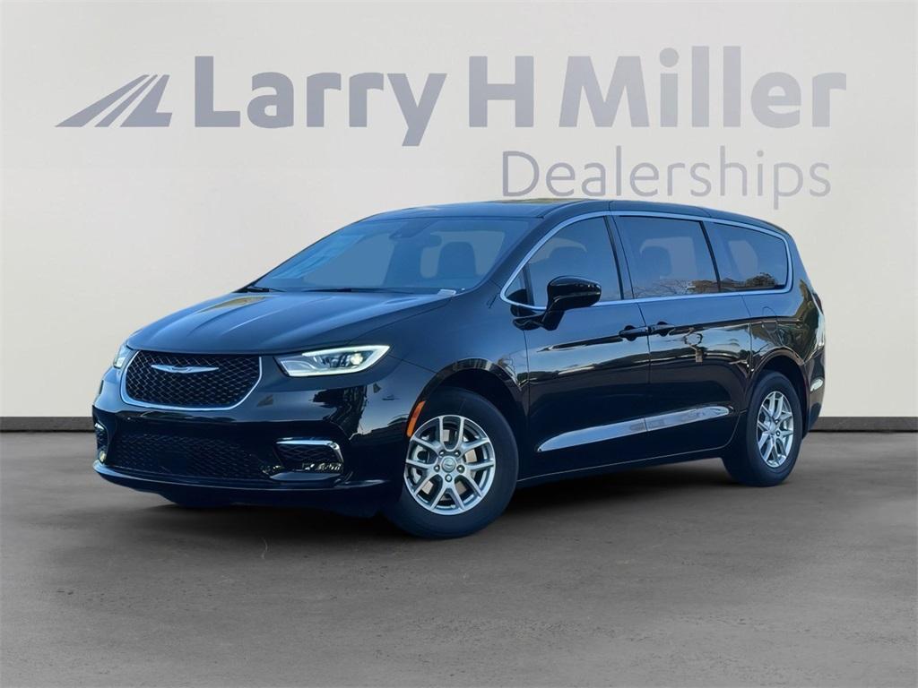 new 2026 Chrysler Pacifica car, priced at $39,987