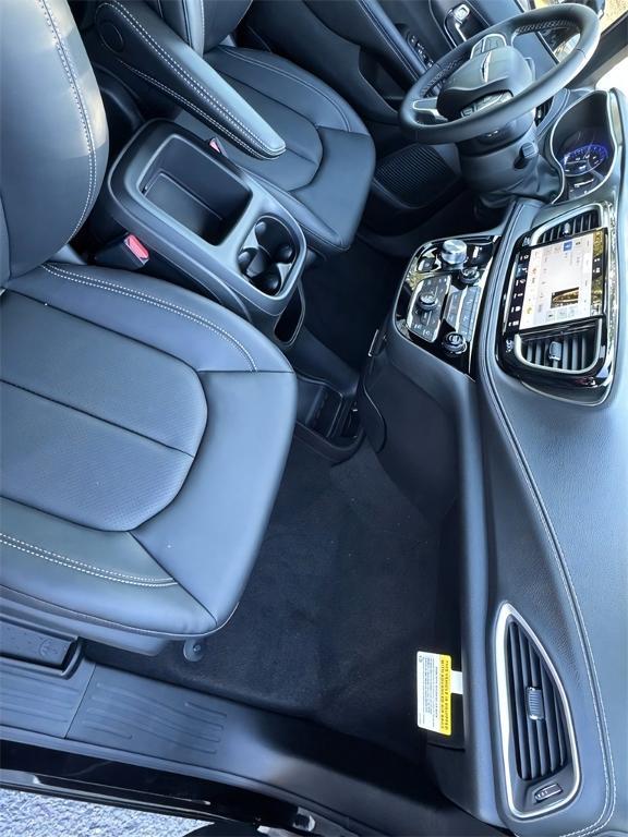 new 2026 Chrysler Pacifica car, priced at $39,987