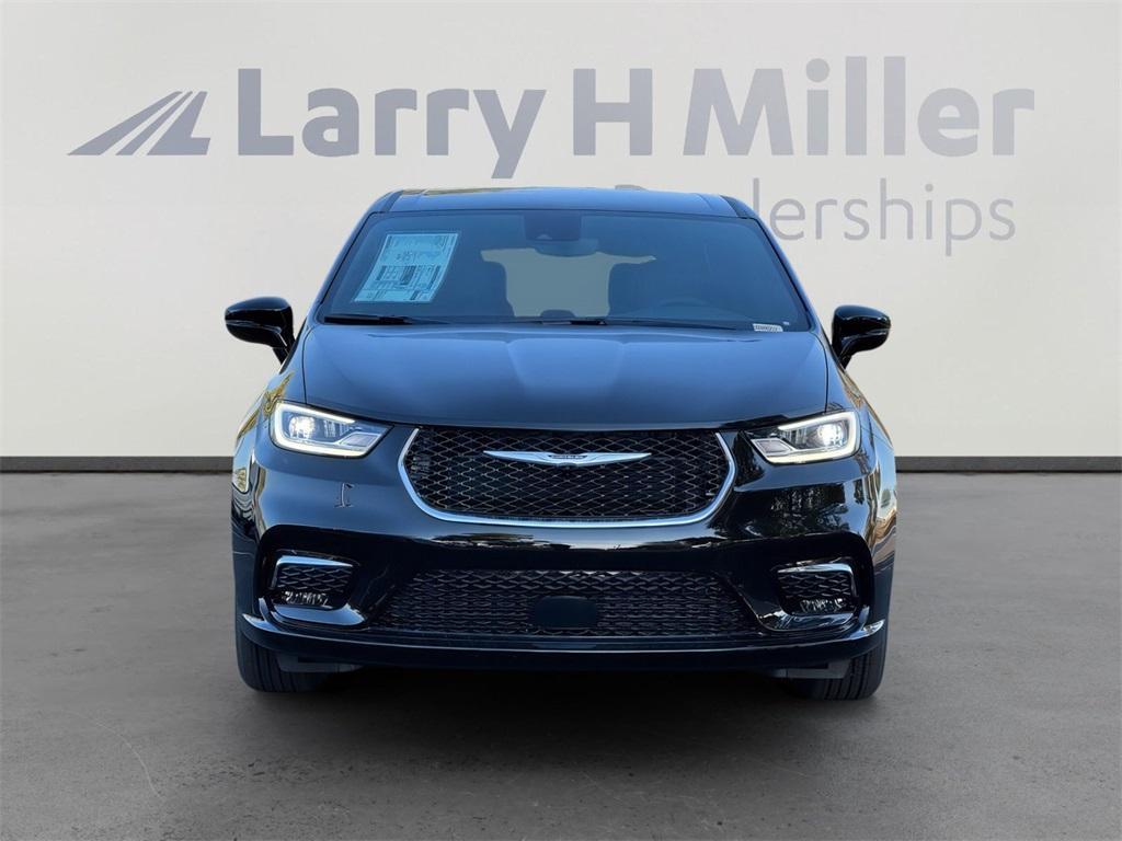 new 2026 Chrysler Pacifica car, priced at $39,987