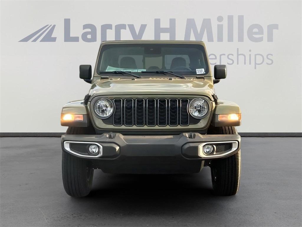 new 2025 Jeep Gladiator car, priced at $42,820