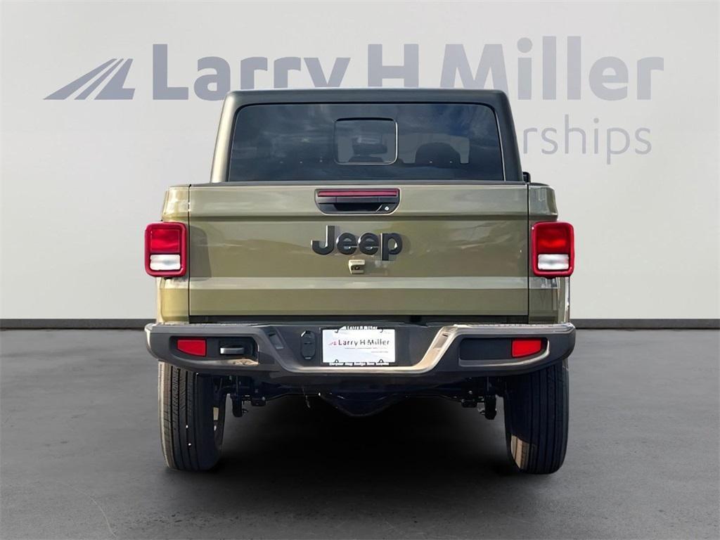 new 2025 Jeep Gladiator car, priced at $42,820