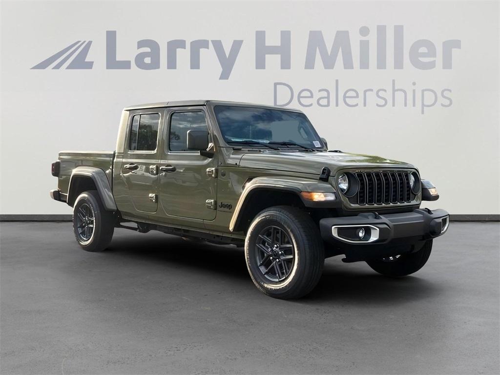 new 2025 Jeep Gladiator car, priced at $42,820
