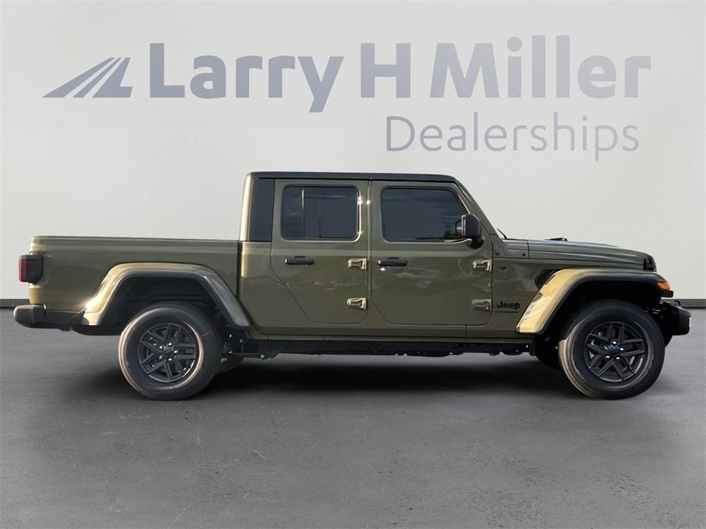 new 2025 Jeep Gladiator car, priced at $42,820