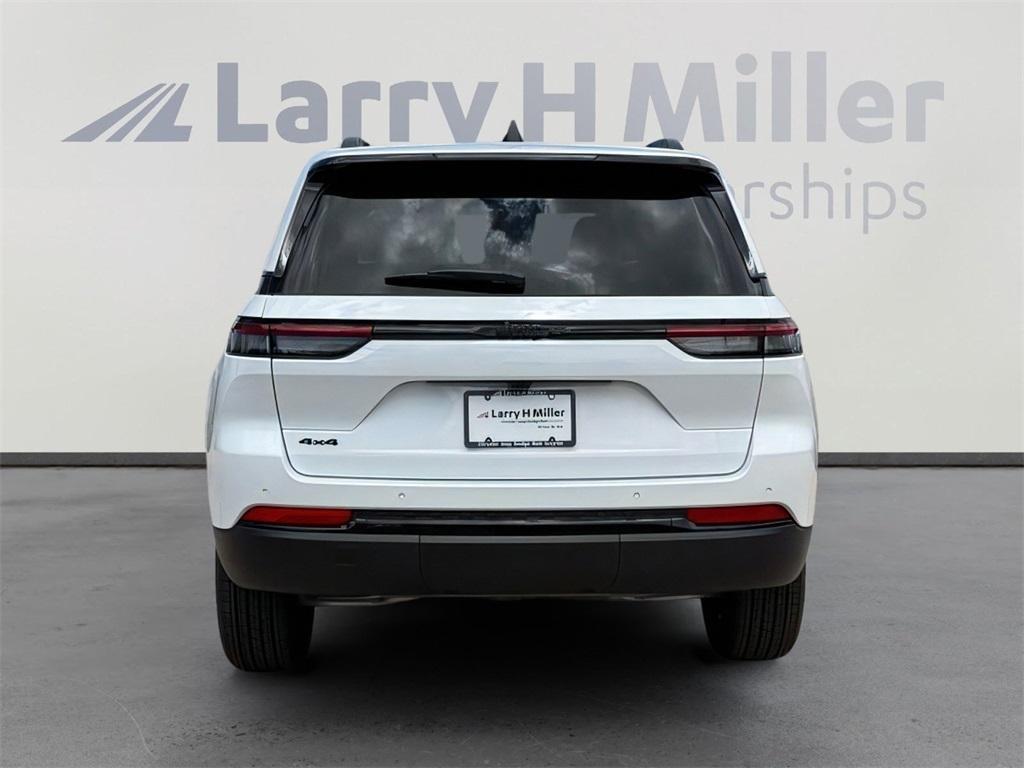 new 2025 Jeep Grand Cherokee car, priced at $44,977