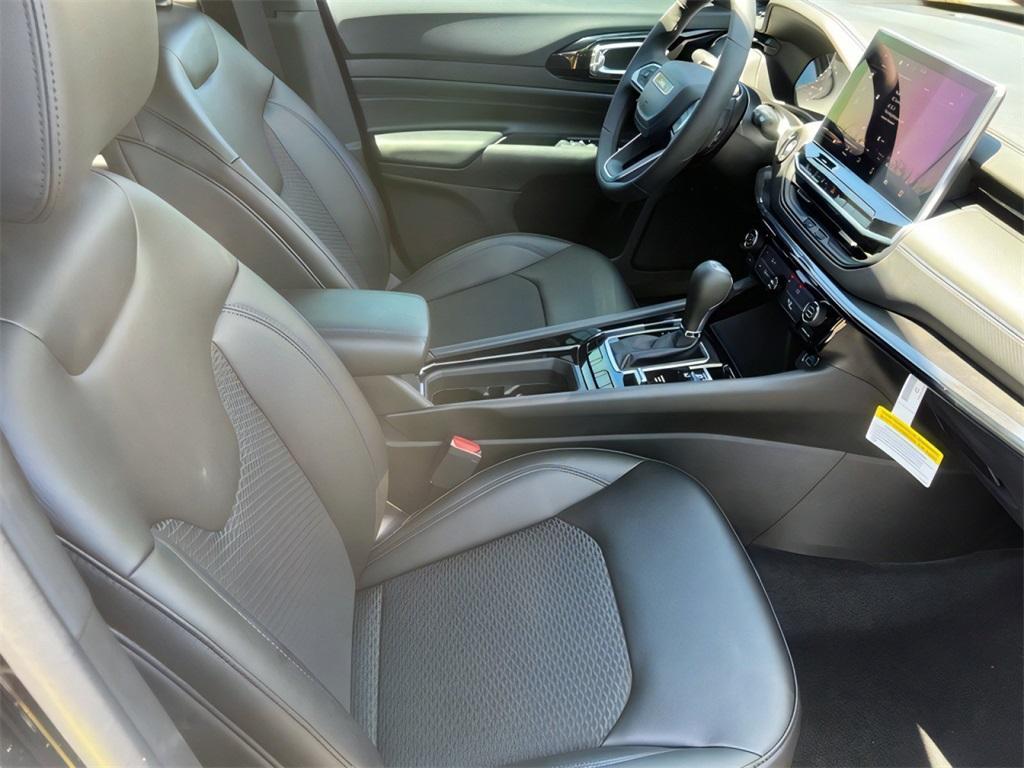 new 2025 Jeep Compass car, priced at $25,602