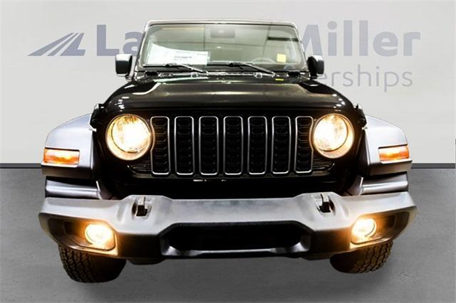 new 2025 Jeep Wrangler car, priced at $45,622