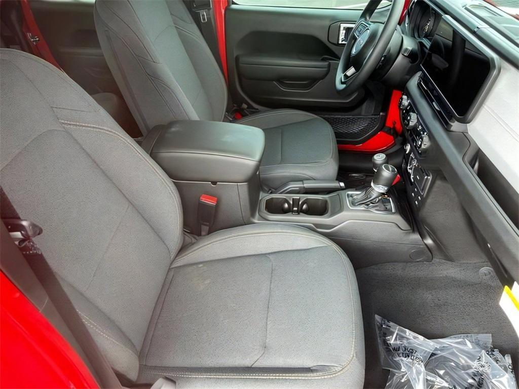 new 2025 Jeep Gladiator car, priced at $38,934
