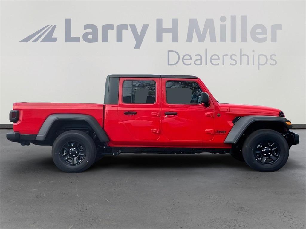new 2025 Jeep Gladiator car, priced at $38,934