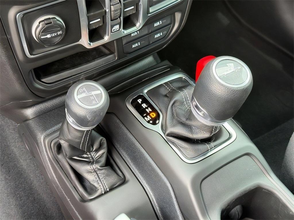 new 2025 Jeep Gladiator car, priced at $35,277