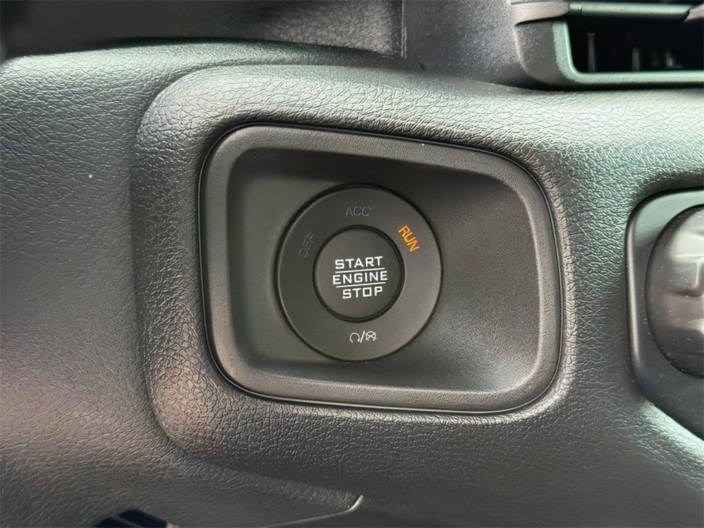 new 2025 Jeep Gladiator car, priced at $35,277