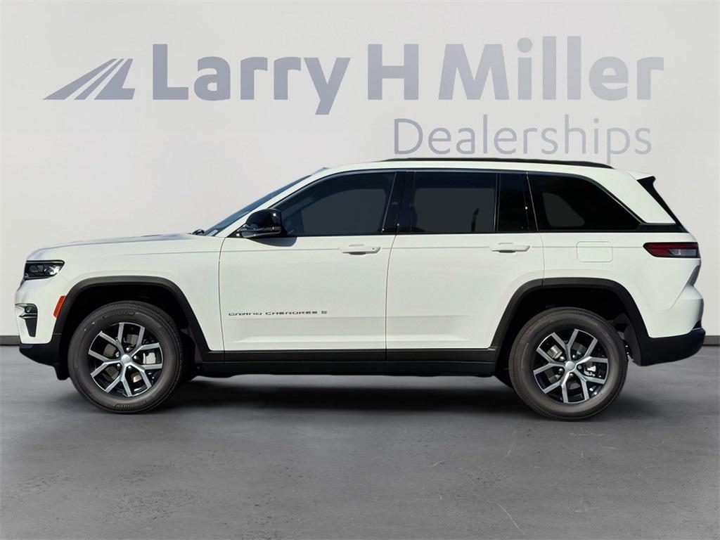 new 2025 Jeep Grand Cherokee car, priced at $40,992
