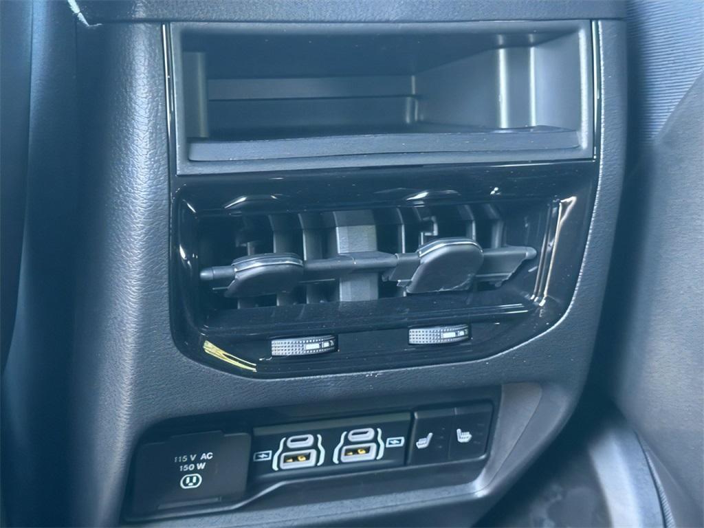 new 2025 Jeep Grand Cherokee car, priced at $40,992