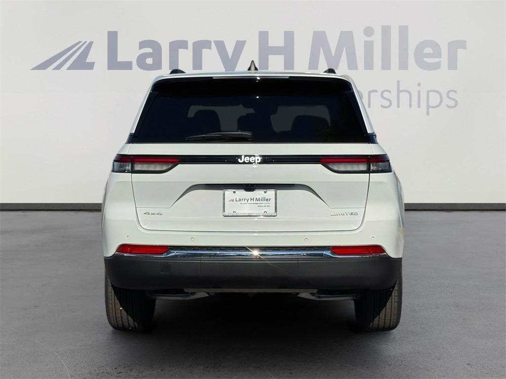 new 2025 Jeep Grand Cherokee car, priced at $40,992