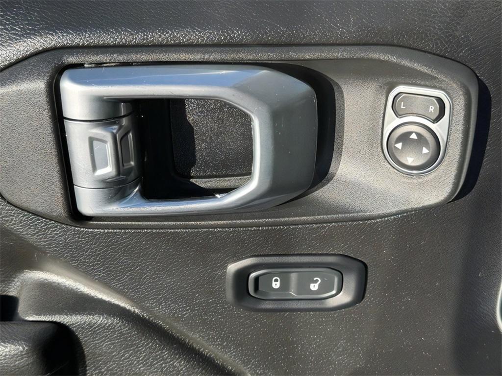 used 2022 Jeep Gladiator car, priced at $36,000