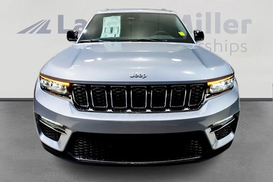 new 2025 Jeep Grand Cherokee car, priced at $40,637