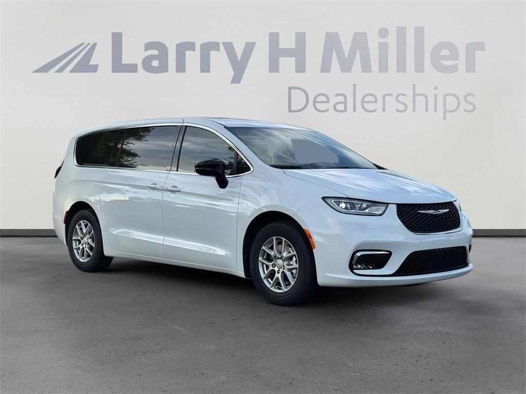 new 2026 Chrysler Pacifica car, priced at $39,987