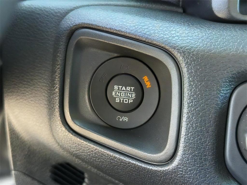 new 2025 Jeep Gladiator car, priced at $45,524